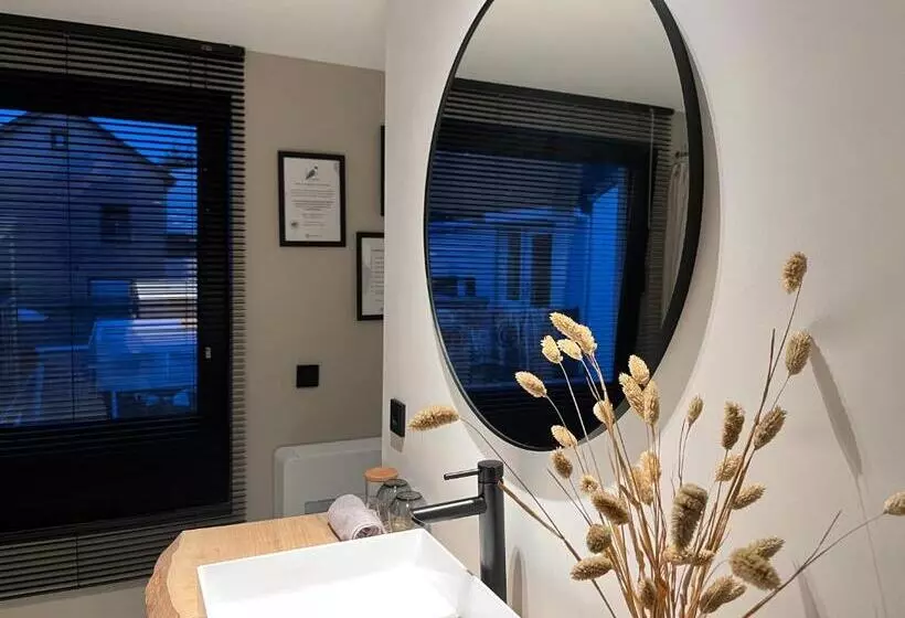 تختخواب و صبحانه Boutique Hotel Le Faucon