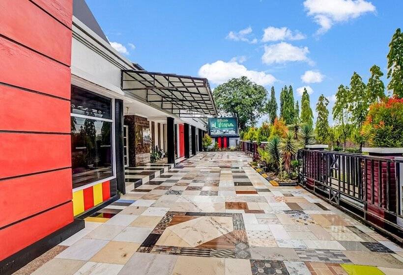 Отель Oyo 90980 Al Karim Syariah