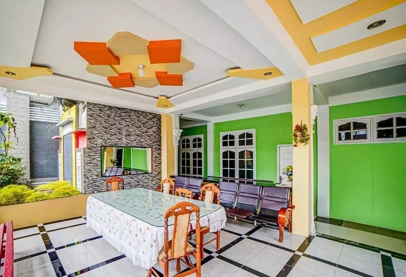 Hotelli Oyo 90980 Al Karim Syariah