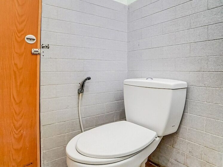 Отель Oyo 90980 Al Karim Syariah