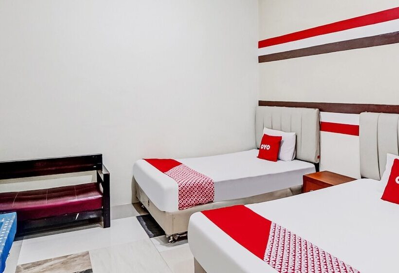 Отель Oyo 90980 Al Karim Syariah