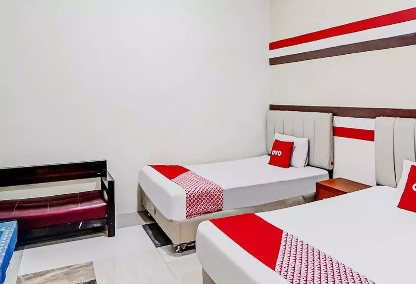 Hotelli Oyo 90980 Al Karim Syariah