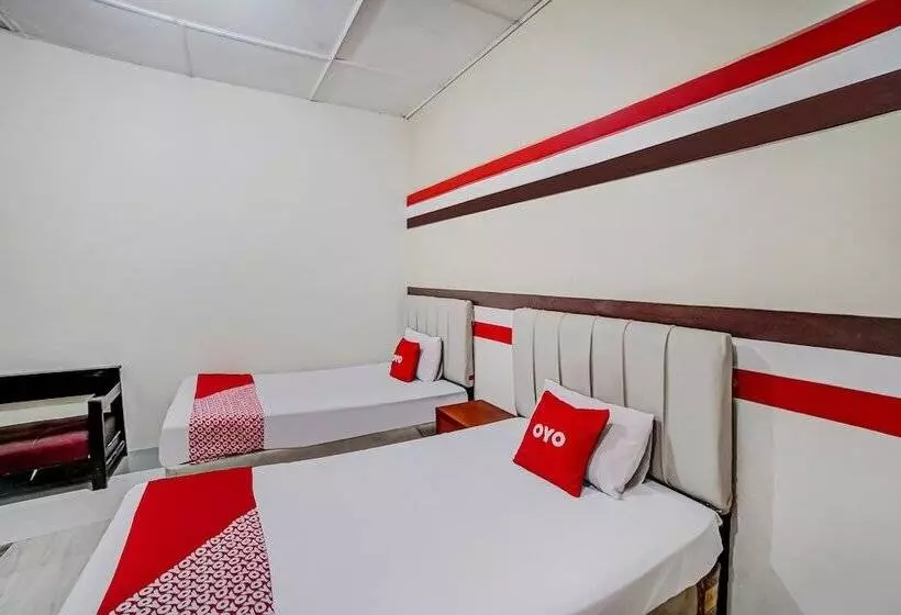 Hotelli Oyo 90980 Al Karim Syariah