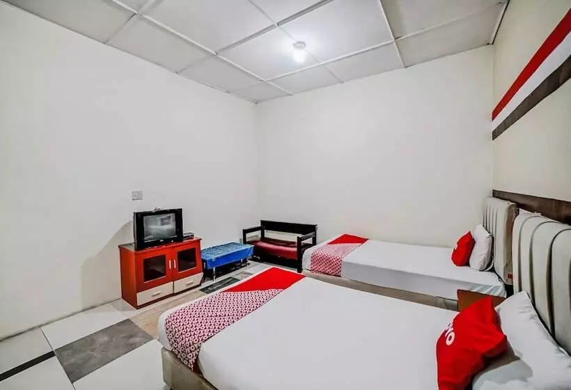 Hotelli Oyo 90980 Al Karim Syariah