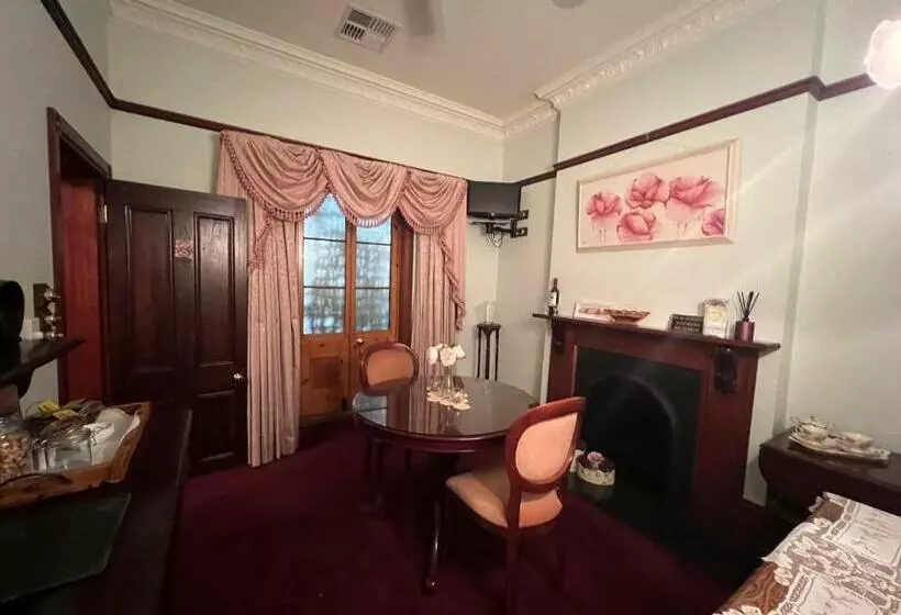 Majatalo 1876 Stonemasons