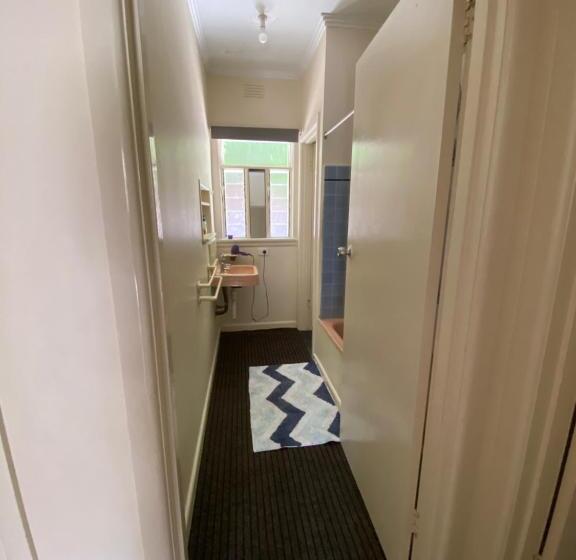 펜션 Mitcham Station Home Stay