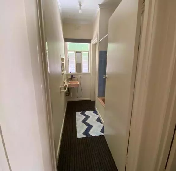 ペンション Mitcham Station Home Stay