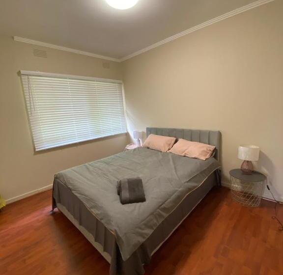 펜션 Mitcham Station Home Stay