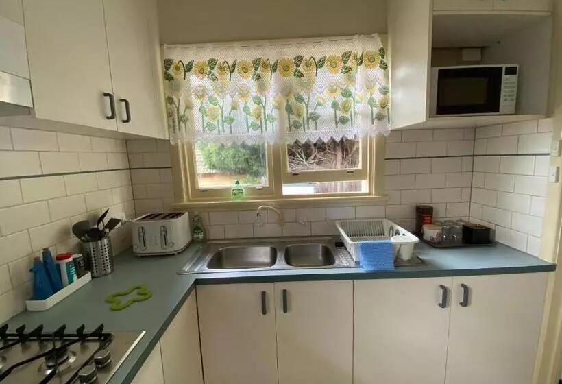 ペンション Mitcham Station Home Stay