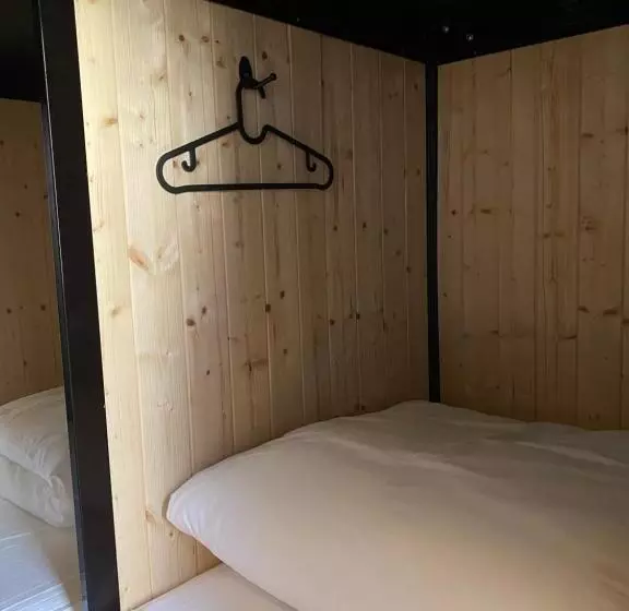 ユースホステル Zarautz Surf House