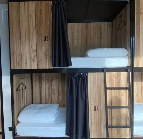 ユースホステル Zarautz Surf House