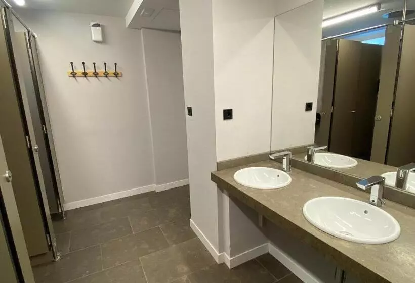 ユースホステル Zarautz Surf House