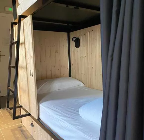 ユースホステル Zarautz Surf House