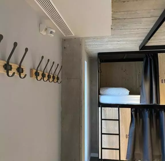 ユースホステル Zarautz Surf House