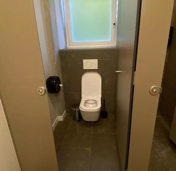 ユースホステル Zarautz Surf House