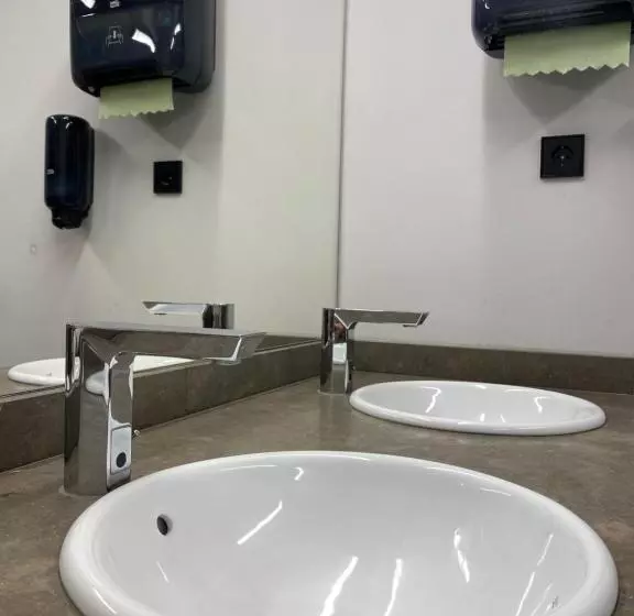 ユースホステル Zarautz Surf House