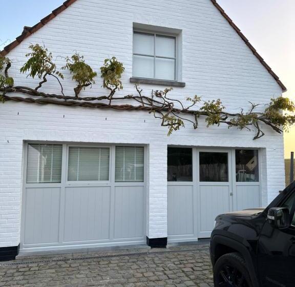 تختخواب و صبحانه Le Cottage