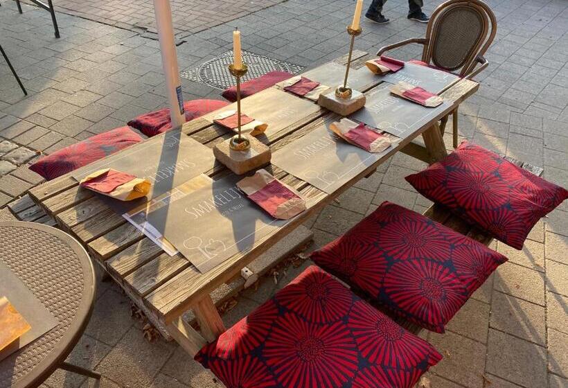 مبيت وإفطار T Een En T Ander