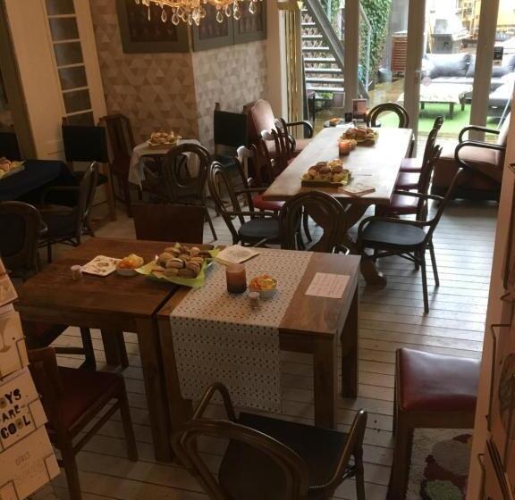 مبيت وإفطار T Een En T Ander