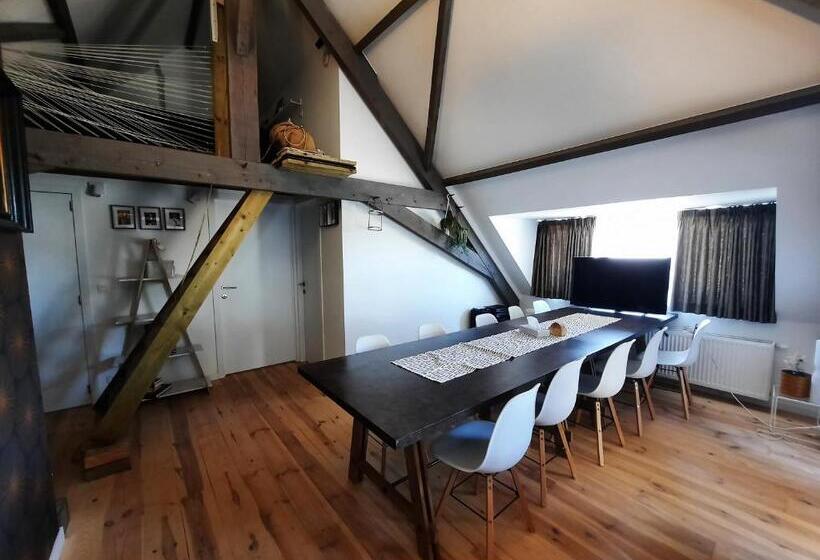 مبيت وإفطار T Een En T Ander