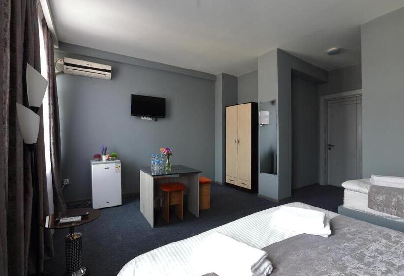 هتل Evita Tashkent