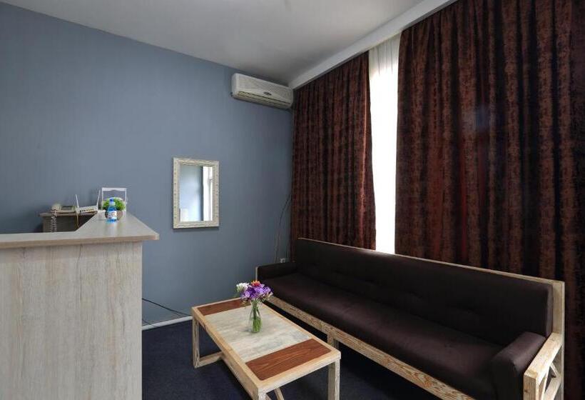 هتل Evita Tashkent