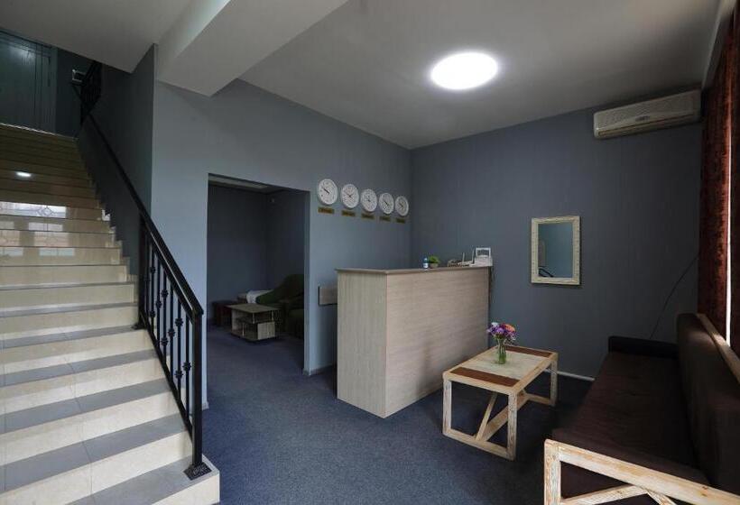 هتل Evita Tashkent