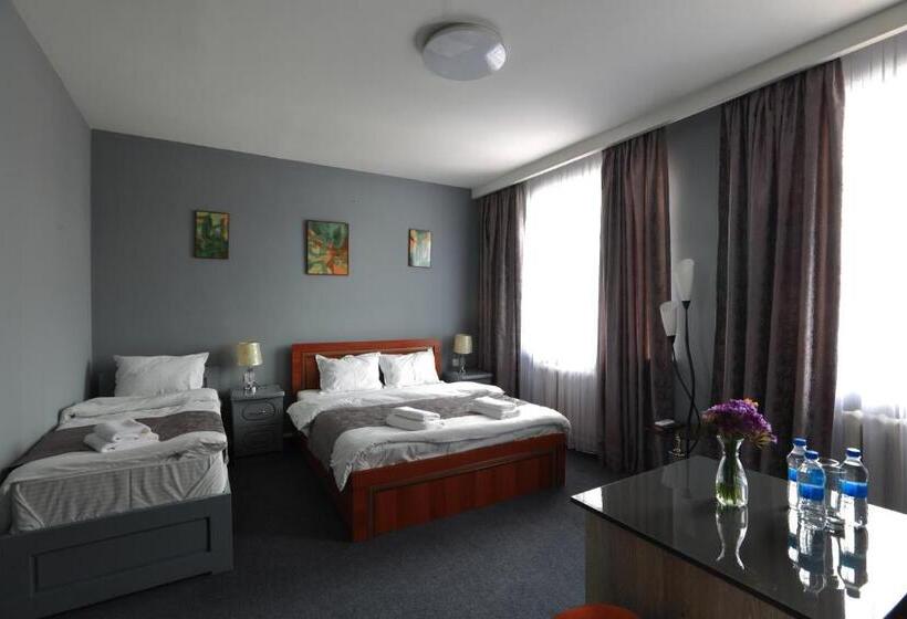 هتل Evita Tashkent