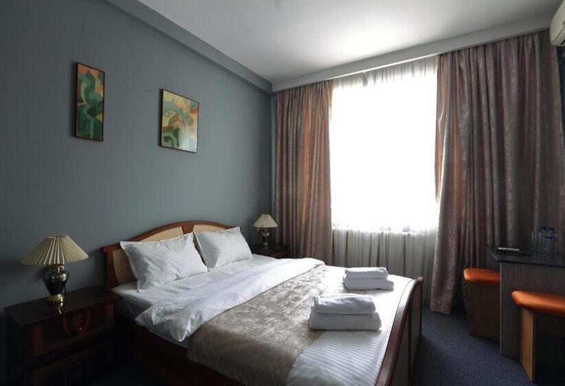 هتل Evita Tashkent