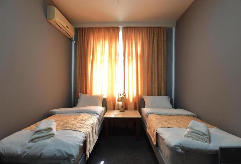 هتل Evita Tashkent