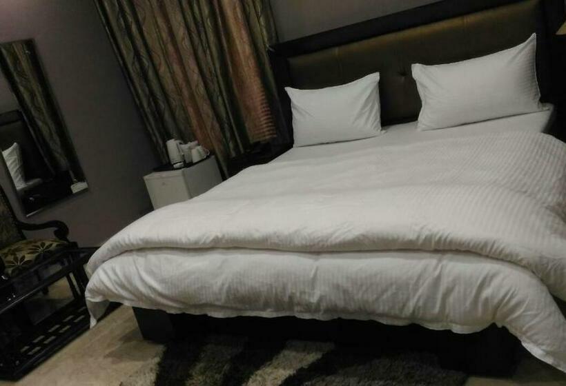 Hotel Kapoor Residency