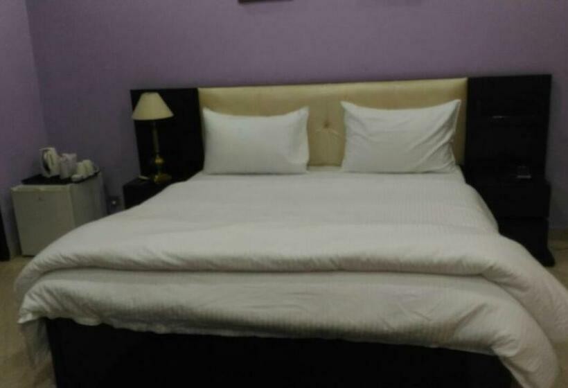 Hotel Kapoor Residency