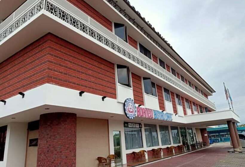 Hotel Oyo 90464 Borneo Suites