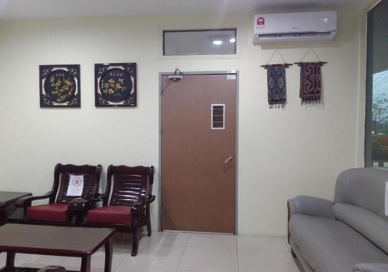 Hotel Oyo 90464 Borneo Suites