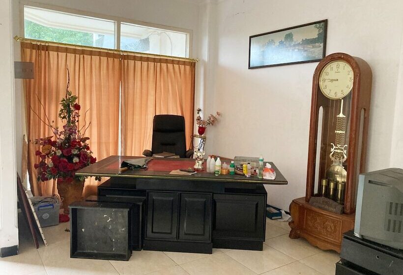 호텔 Reddoorz At Ledug Tretes