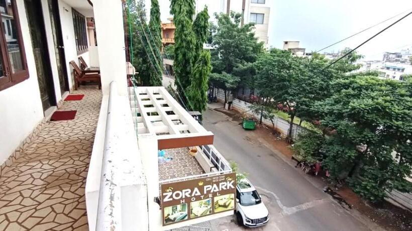هتل Zora Park