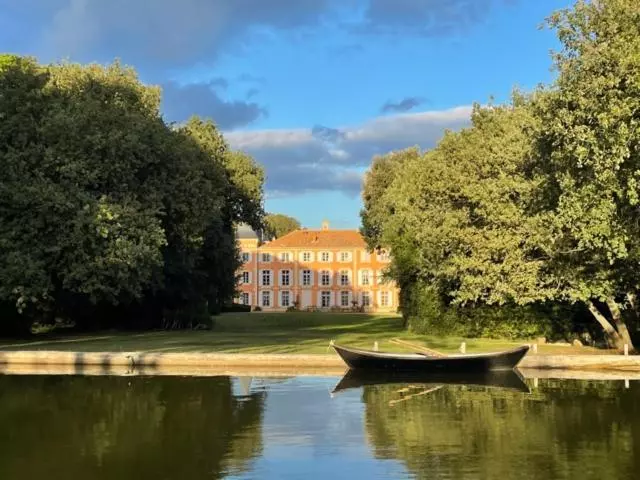 پانسیون Chateau De Roquelune