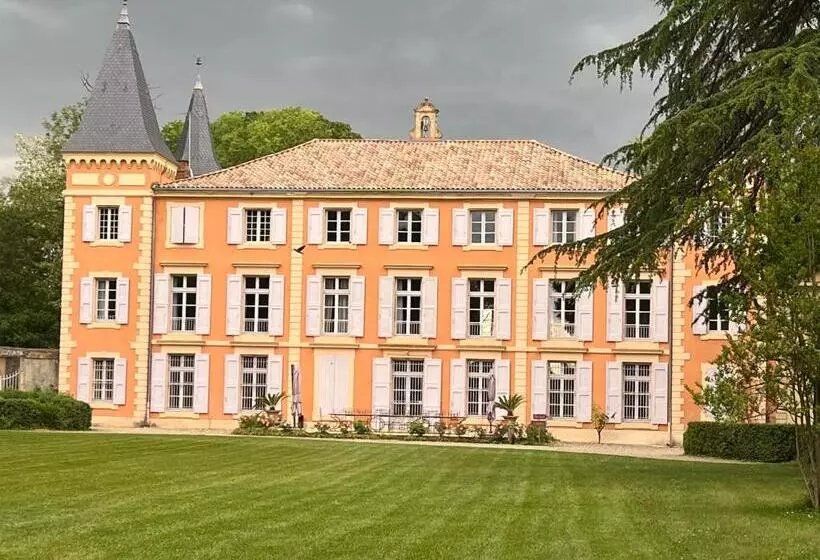 پانسیون Chateau De Roquelune