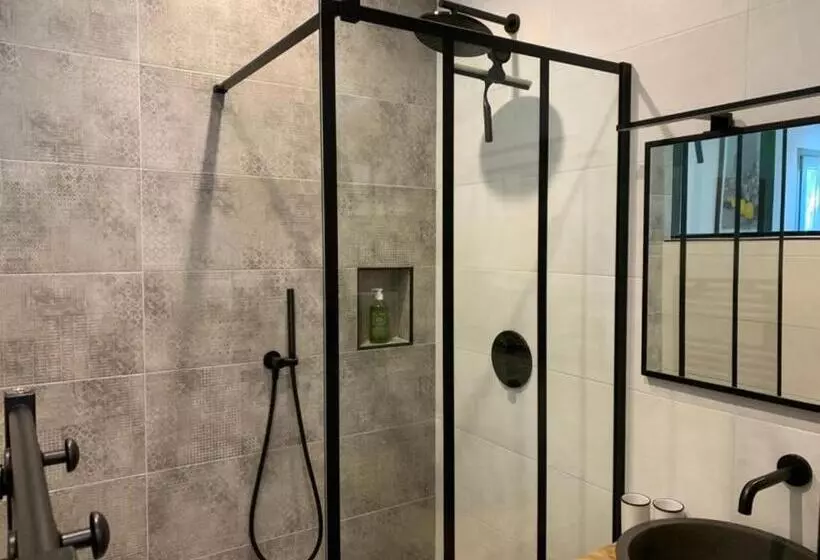 ペンション La Parenthèse Saint Donat