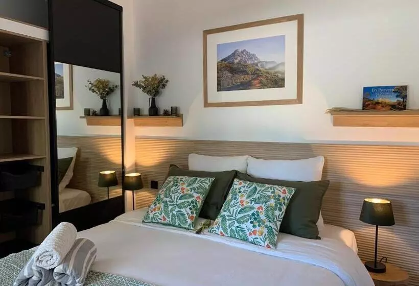 ペンション La Parenthèse Saint Donat