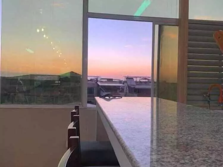 پانسیون Reef Hostel Manta