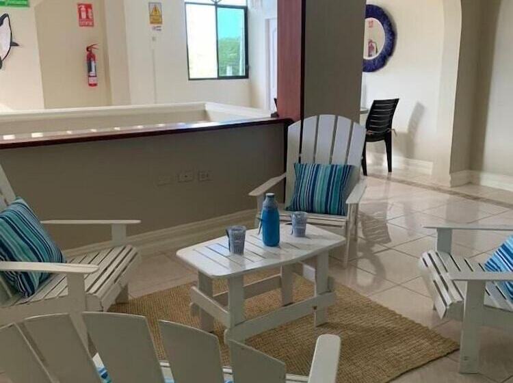 Pension Reef Hostel Manta