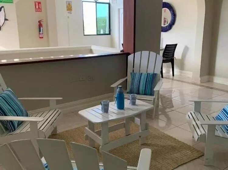 پانسیون Reef Hostel Manta