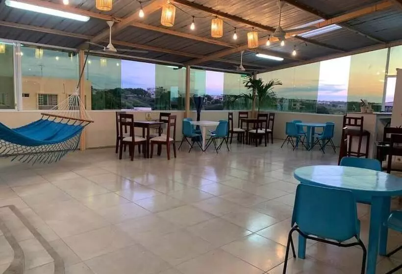 پانسیون Reef Hostel Manta