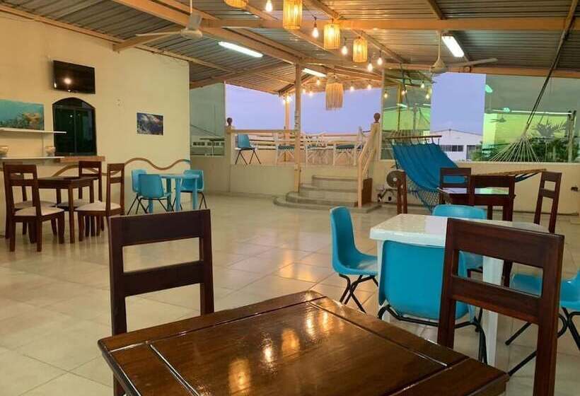 Pension Reef Hostel Manta