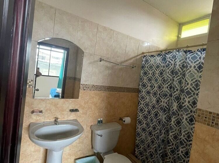 Pension Reef Hostel Manta