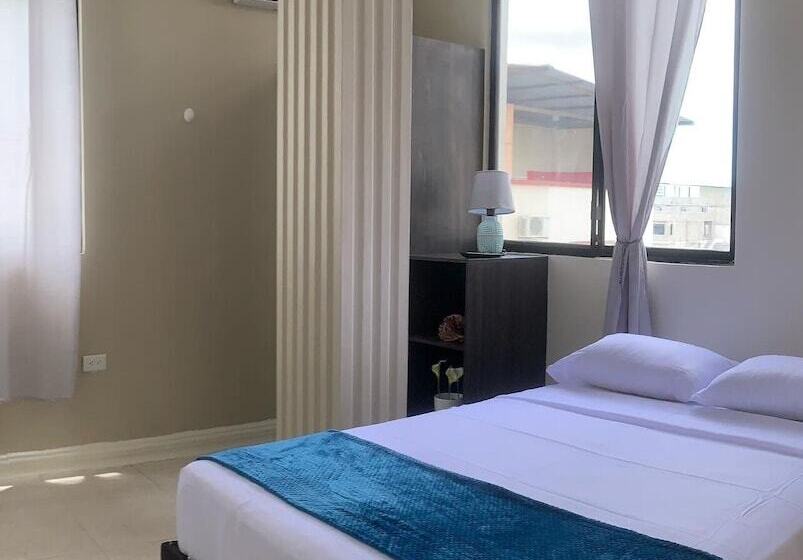 Pension Reef Hostel Manta