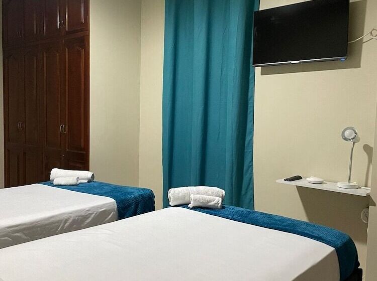 Pension Reef Hostel Manta