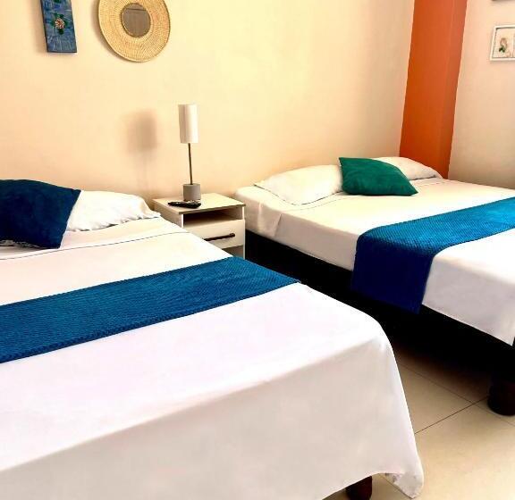 Pension Reef Hostel Manta