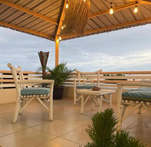 Pension Reef Hostel Manta